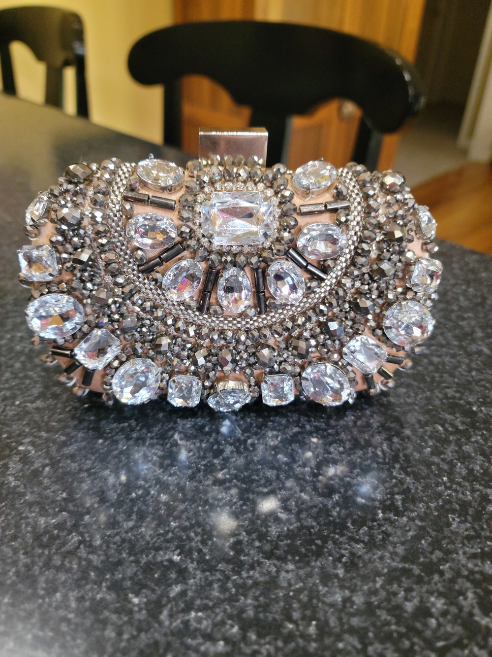 Saks Fifth Avenue Blush Crystal Beaded Clutch Clasp Closure Party Formal Nochain